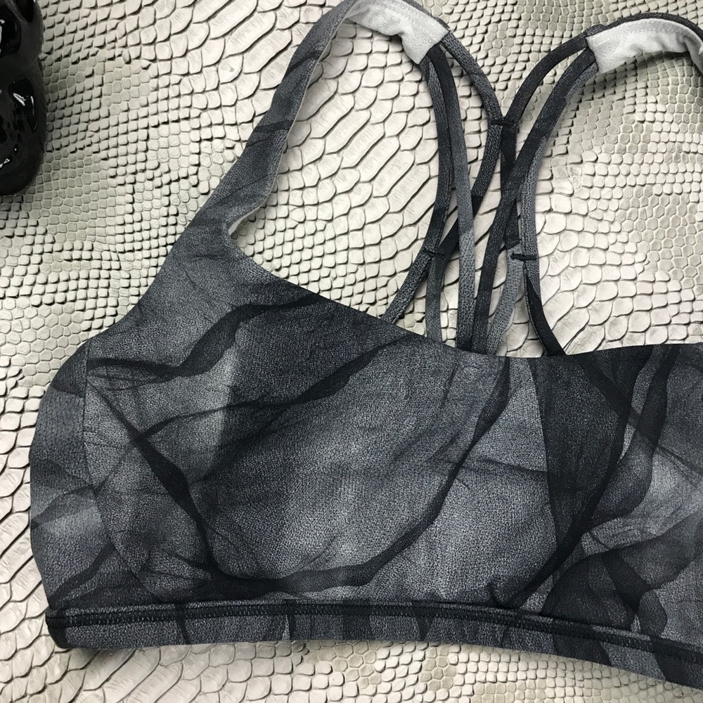Lululemon free to be tranquil grey white cloud sports bra